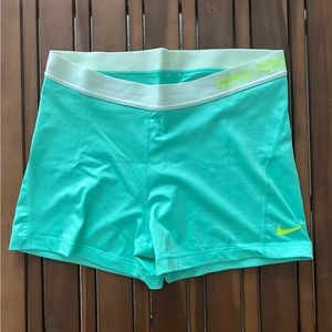 ✔️Nike Pro Dri-Fit Spandex 3" shorts
size XL